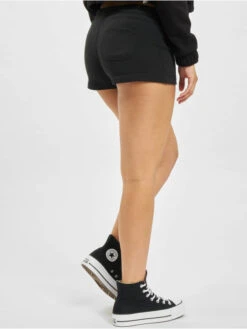 Converse Damen Shorts Embroidered Star Chevron In Schwarz 5 Converse Damen Shorts Embroidered Star Chevron In Schwarz -URBAN CLASSICS Verkäufe converse shorts schwarz 829736 1