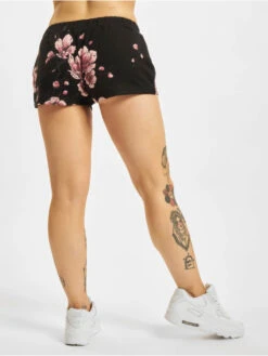 Damen Shorts Choice In Schwarz -URBAN CLASSICS Verkäufe dangerous dngrs shorts schwarz 881585 1