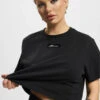 Ellesse Damen T-Shirt Elleyna Cropped In Schwarz 2 Ellesse Damen T-Shirt Elleyna Cropped In Schwarz -URBAN CLASSICS Verkäufe ellesse t shirt schwarz 936289