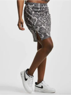 NA-KD Damen Rock Serpent In Schwarz