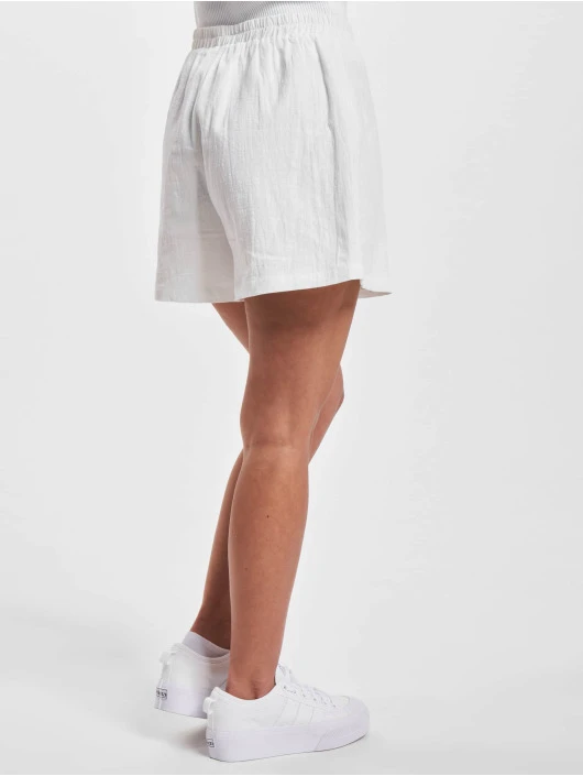 NA-KD Damen Shorts Elastic Waist Linen Look In Weiß 4 NA-KD Damen Shorts Elastic Waist Linen Look In Weiß – Bild 2