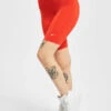 Nike Damen Shorts Biker In Rot